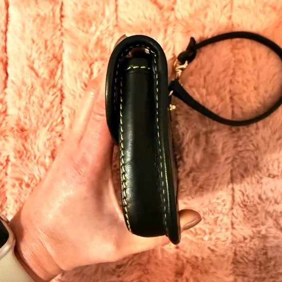 Dooney & Bourke VINTAGE RARE Black Croc-Embossed Wristlet - Picture 6 of 10